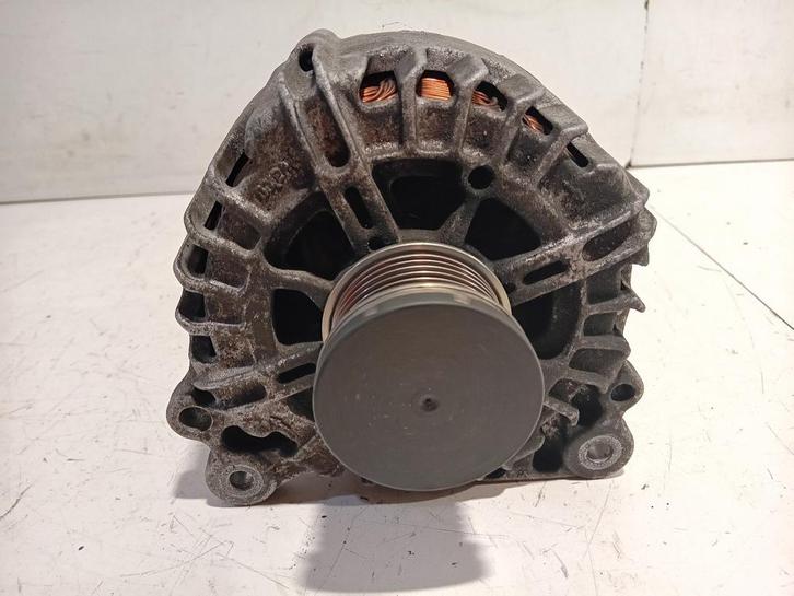 Dynamo Volkswagen Passat B7 1.4 TSI 03C903023T, Auto-onderdelen, Motor en Toebehoren, ARN erkend, Stiba lid, Erkend duurzaam, Gebruikt