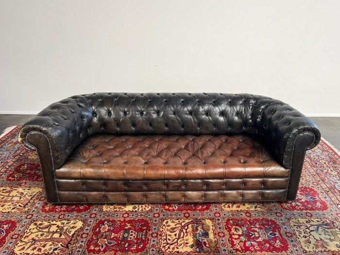 Bank - Chesterfield 3-zits - Kalfsleer - Antieke, Antiek en Kunst, Curiosa en Brocante