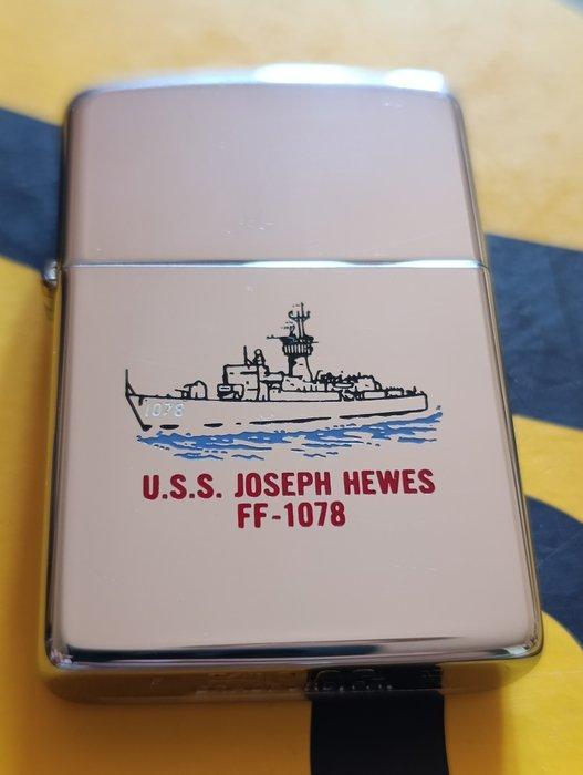 Zippo, U.S.S. Joseph Hewes FF -1078 vintage 1991 - Zonder, Verzamelen, Rookartikelen, Aanstekers en Luciferdoosjes