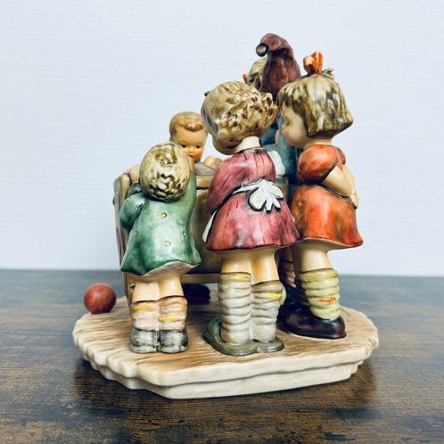 Hummel # 574 - Rock-A-Bye - TMK7 - Boxed - Beeldje -, Antiek en Kunst, Curiosa en Brocante