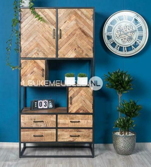 Boekenkast Mango-Excellent visgraat., Huis en Inrichting, Kasten | Boekenkasten, 25 tot 50 cm, Met lade(s), Met deur(en), Met plank(en)
