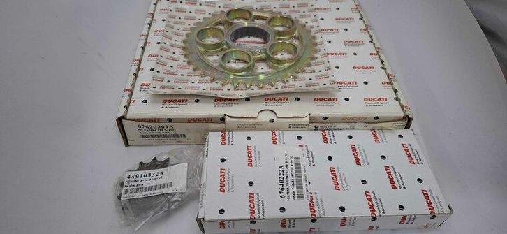 Ducati FINAL DRIVE KIT - 67620361A Superbike, Motoren, Onderdelen | Ducati, Verzenden