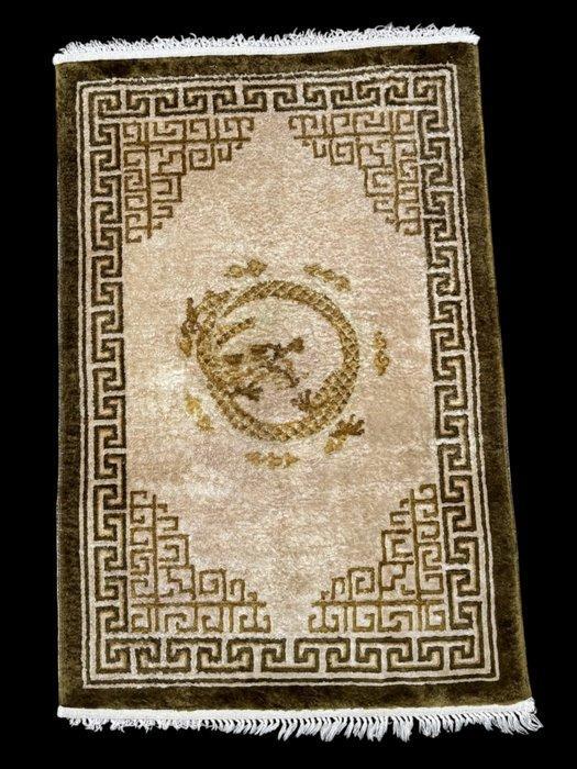 China - Tapijt - 93 cm - 62 cm - Pekin - Draak, Huis en Inrichting, Stoffering | Tapijten en Kleden