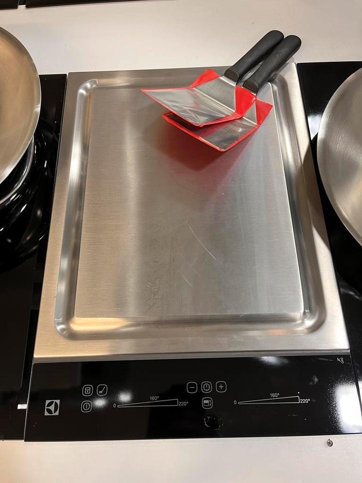 Electrolux inbouw Teppanyaki showroom model, Witgoed en Apparatuur, Kookplaten, Inbouw, Inductie, Nieuw, 3 kookzones of minder