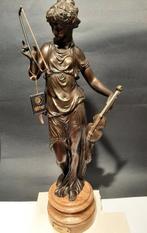 SOHER - Beeld, Mujer tocando el Violin - 7 kg - 48 cm -, Antiek en Kunst