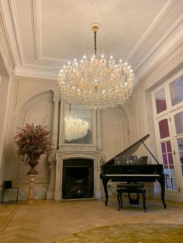 Exclusieve klassieke kroonluchter met SWAROVSKI kristallen beschikbaar voor biedingen