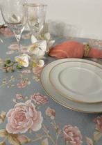 Elegant lentetafelkleed in volledige Victoriaanse stijl met, Antiek en Kunst