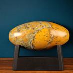 Shiva Lingam in dendritische opaal – symbool van verbinding