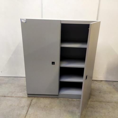 Grote grijze stalen opbergkast / draaideurkast - 143x120x45, Zakelijke goederen, Kantoor en Winkelinrichting | Kantoormeubilair en Inrichting