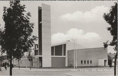 ALPHEN A/D RIJN - R.K. Kerk Pius X, Verzamelen, Ansichtkaarten | Nederland, Verzenden