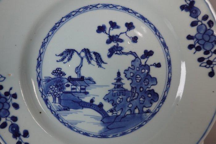 Qianlong (1735-1796) - Bord - Scholars Passing the Bridge in, Antiek en Kunst, Antiek | Overige Antiek
