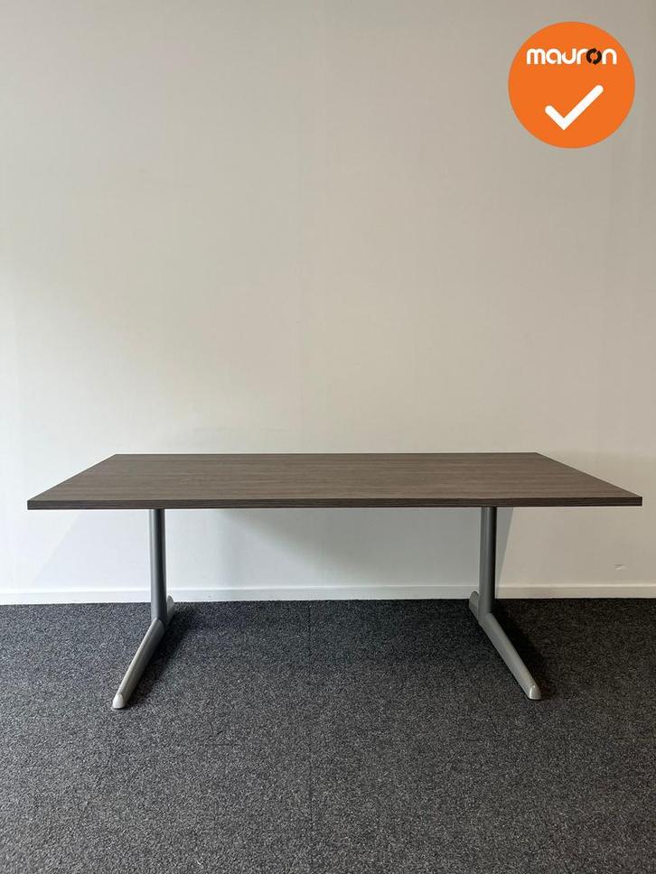 Ahrend 500 handmatig verstelbaar bureau - Oak Dark Melamine, Zakelijke goederen, Kantoor en Winkelinrichting | Kantoormeubilair en Inrichting