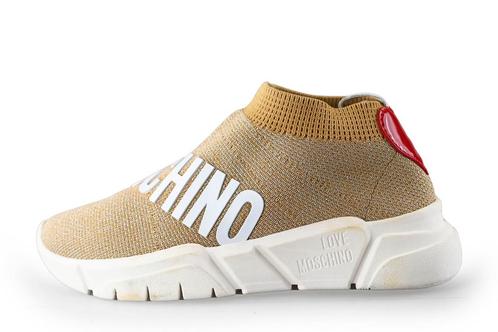 Love Moschino Instappers in maat 37 Beige | 10% extra, Kleding | Dames, Schoenen, Beige, Zo goed als nieuw, Instappers, Verzenden