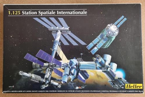 Heller 80444 Station Spatiale Internationale 1:125, Hobby en Vrije tijd, Modelbouw | Vliegtuigen en Helikopters, Heller, Verzenden