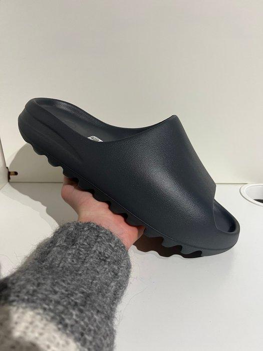 Adidas - YZY SLIDE - Sneakers - Maat: EU 47 - Nieuw met tags, Kleding | Heren, Schoenen