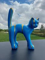 Beeld, garden statue cat color blue with gold paint color -