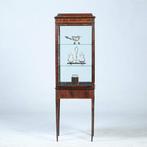 Vierkante Hepplewhite vitrine met  glas rondom en een unieke, Ophalen of Verzenden