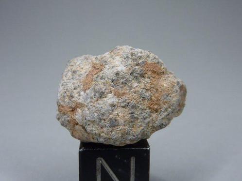 Maan meteoriet Bechar 003 fragment ongesneden - 3.82 g, Verzamelen, Mineralen en Fossielen