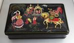 Fricke & Nacke - Doos - Metaal - decoro russo Palekh, Antiek en Kunst