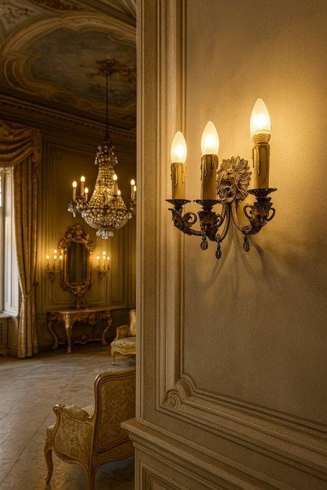 Lamp - Italiaanse vergulde bronzen muurabsorptie met, Antiek en Kunst, Antiek | Overige Antiek