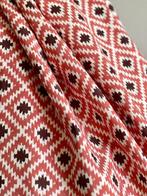 Dubbel breed. Etnisch ikat-geprint geweven voor decoratie en, Antiek en Kunst