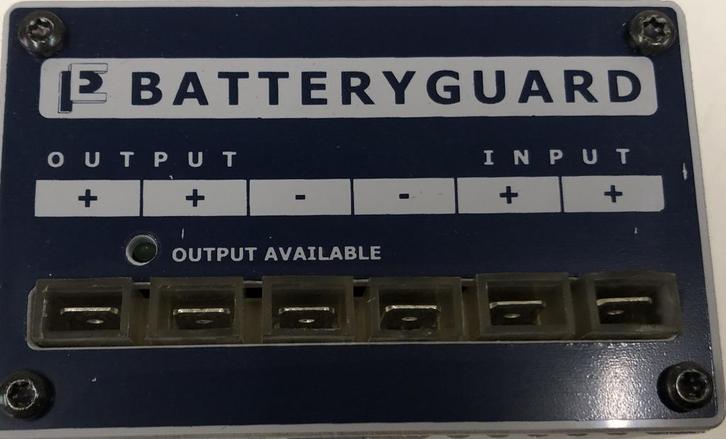 Batteryguard / accubewaker 24 volt met stroombeveiliging, Doe-het-zelf en Verbouw, Zonnepanelen en Toebehoren, Zo goed als nieuw