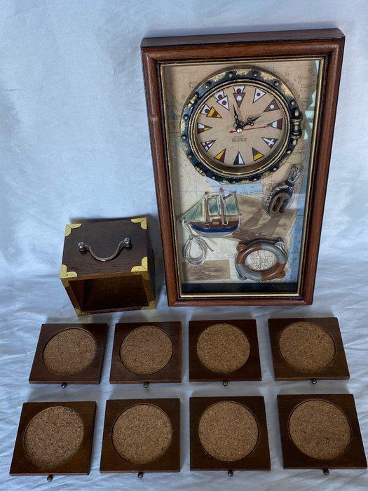 Maritieme objecten - Vintage klok met vlaggen van, Antiek en Kunst, Curiosa en Brocante