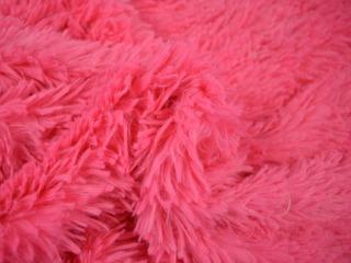 Langharig bont stof – Fuchsia, Hobby en Vrije tijd, Stoffen en Lappen, 120 cm of meer, 200 cm of meer, Roze, Nieuw, Polyester