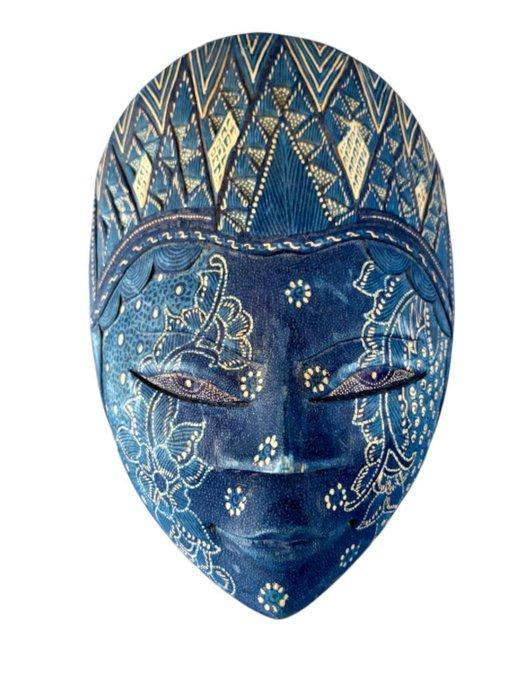 3 decoratieve maskers met batik patroon - Indonesië (Zonder, Antiek en Kunst, Kunst | Niet-Westerse kunst