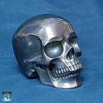 Handgesneden menselijke schedel in kristal van Tera-Herz -