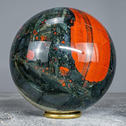 Zeer zeldzame eerste kwaliteit drakenbloedjaspis Bol uit, Verzamelen, Mineralen en Fossielen