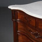 Orgelgebogen commode mat wit marmer ca 1870 zeer rijk uitg, Antiek en Kunst, Antiek | Meubels | Kasten, Ophalen of Verzenden