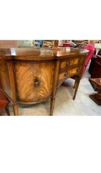 RACKSTRAW - Dressoir - Mahonie - Glans en rondingen