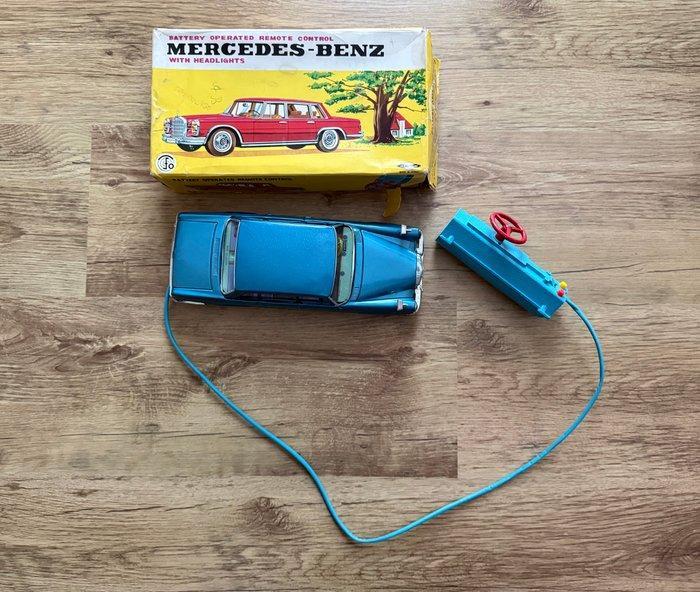 Daishin - Blikken speelgoedauto - Battery Operated Remote, Antiek en Kunst, Antiek | Speelgoed