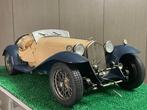 1:8 - Modelauto - Alfa Romeo 8c spider, Nieuw