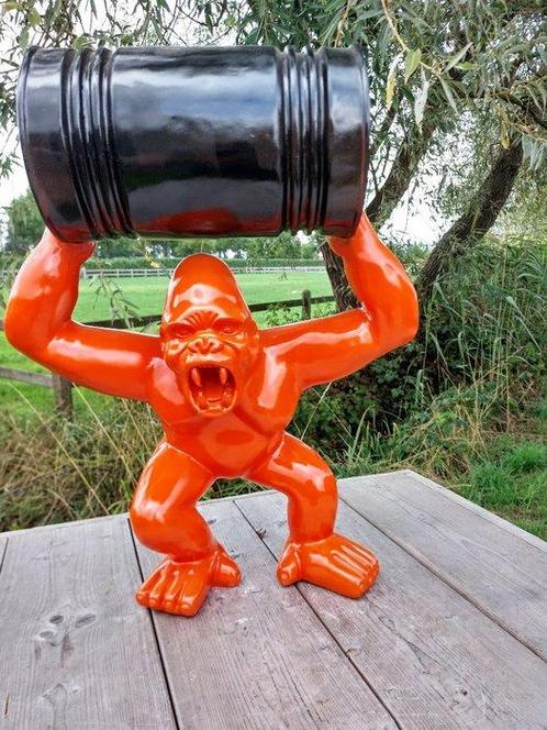 Beeld, garden statue 64 cm high gorilla with barrel - 64 cm, Antiek en Kunst, Kunst | Designobjecten