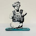 Sinao - Wood Sculpture - Venus in Armor