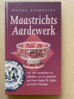 Maastrichts Aardewerk - Gids voor Verzamelaars met merken, Antiek en Kunst, Antiek | Keramiek en Aardewerk, Ophalen of Verzenden