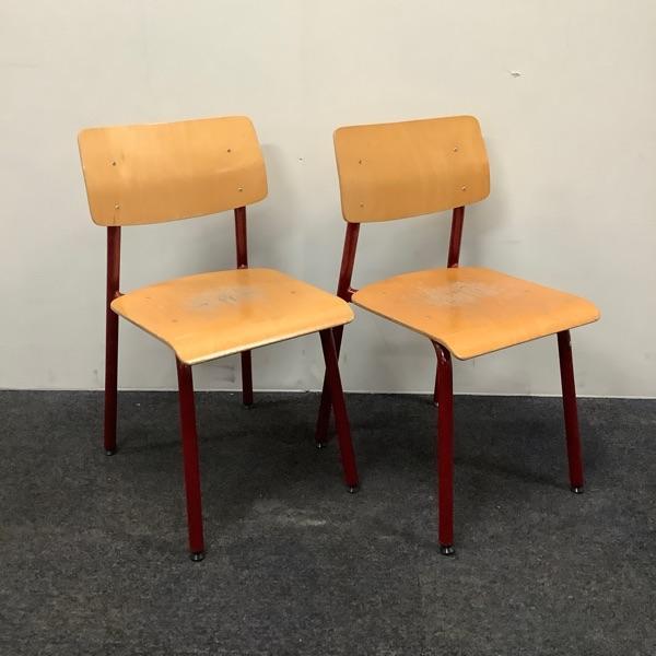 complete set van 25 stuks schoolstoelen, zithoogte 43,, Huis en Inrichting, Stoelen, Vijf, Zes of meer stoelen, Gebruikt, Hout