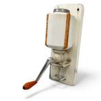 Koffiemolen - Hout, Metaal, Aardewerk, Glas - Wand