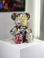 Patryk Konrad - Pop Art Collage Bear Sculpture – rebel