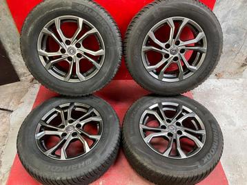Winterbanden Renault Captur 215/65R16 Hankook beschikbaar voor biedingen