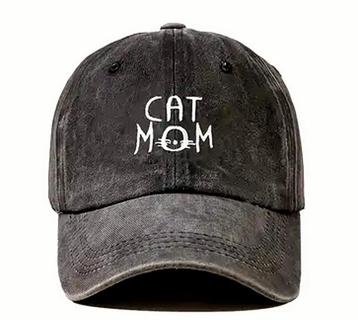 Cap Cat Mom antraciet grijs met witte geborduurde tekst beschikbaar voor biedingen
