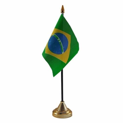 Brazilie versiering tafelvlag 10 x 15 cm - Brazilie versie.., Hobby en Vrije tijd, Feestartikelen, Ophalen of Verzenden