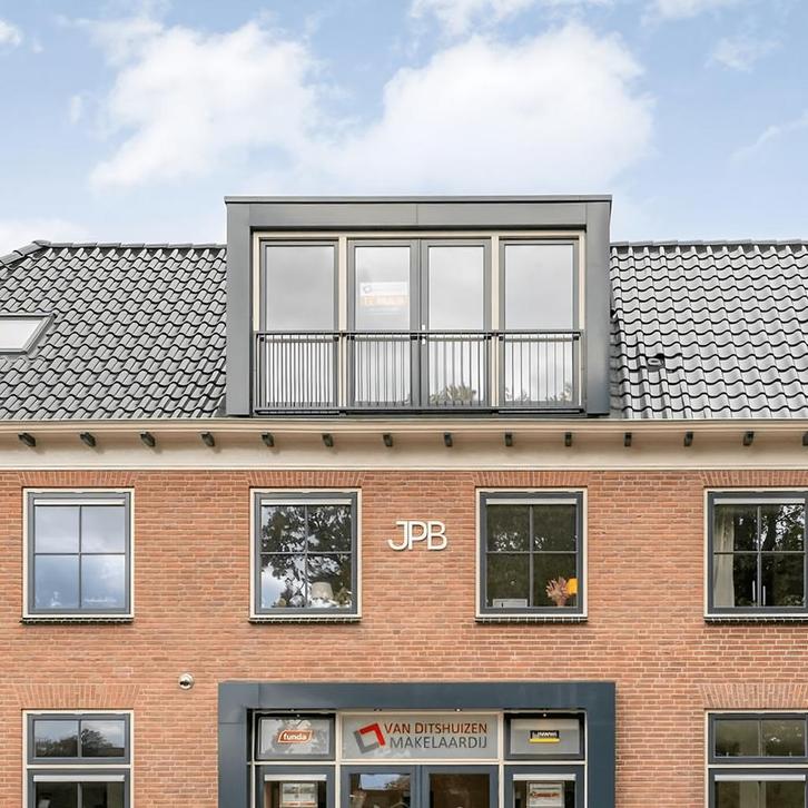 Ruim appartement met balkon, parkeergelegenheid en..., Huizen en Kamers, Huizen te huur, Direct bij eigenaar, Appartement