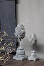 Grijze stenen Artisjok op voet 25 cm, Huis en Inrichting, Nieuw, Ophalen of Verzenden