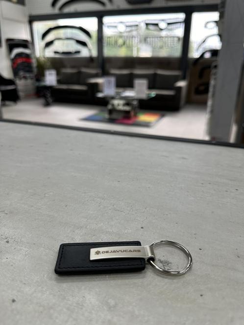 Dejavu Cars Sleutelhanger leer, Auto diversen, Tuning en Styling, Ophalen of Verzenden