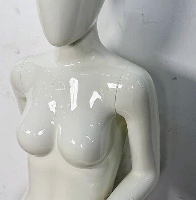 Genesis Display Design - Genesis Display Design - Mannequin, Antiek en Kunst, Curiosa en Brocante