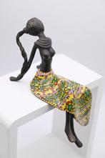 Yannick Le Bloas (1972) - Femme assise à la robe jaune