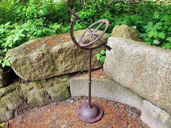 Zonnewijzer - Gietijzer - Polen - 2020+, Antiek en Kunst, Curiosa en Brocante